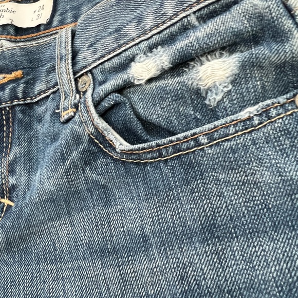 Abercrombie & Fitch Flare Leg Low Rise Distressed Jeans, size 00S 24/31 - Picture 5 of 13